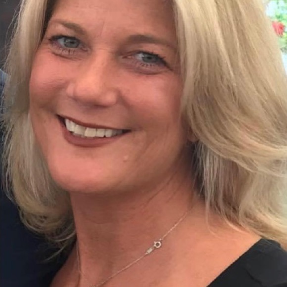 Meet your Posher, Colleen - Picture 2 of 2